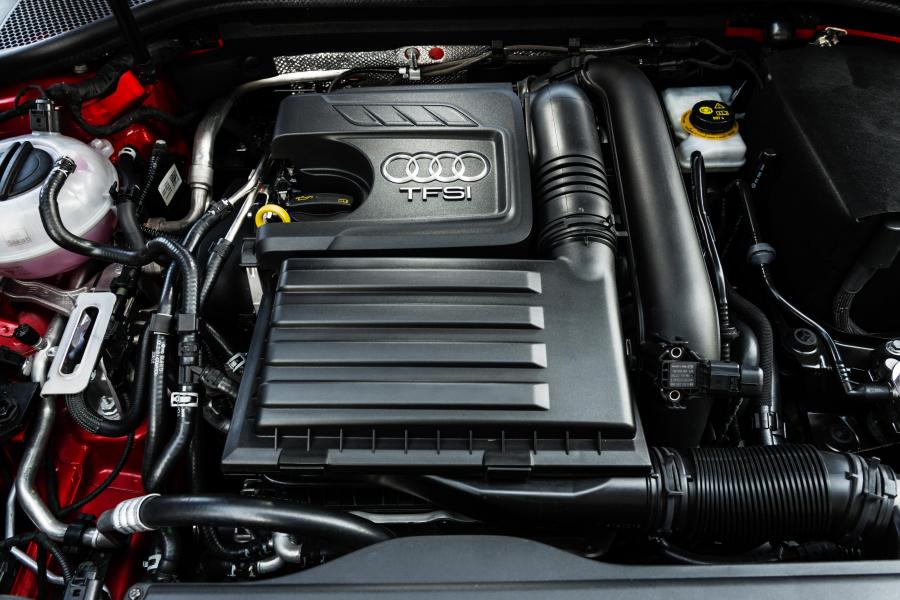 Моторный отсек Audi A3 Sedan 1.4 TFSI Flex (8V) 2015 года  (LA) (фото 13 из 23)